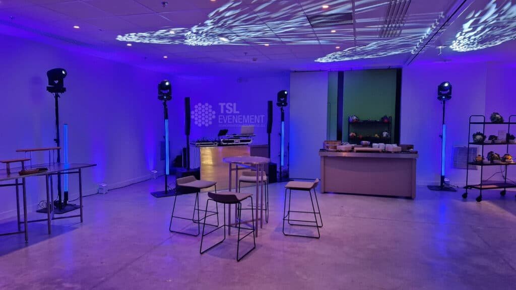 Dj pour soirée d'entreprise à paris et île de France. Tsl Evenement anime vos cocktail dinatoire, soirée de lancement, soirée d'entreprise, anniversaire d'entreprise. Sonorisation, Eclairage, prestation dj haut de gamme, borne photo, photobooth, bar à vinyle, karaoké, animation entreprise